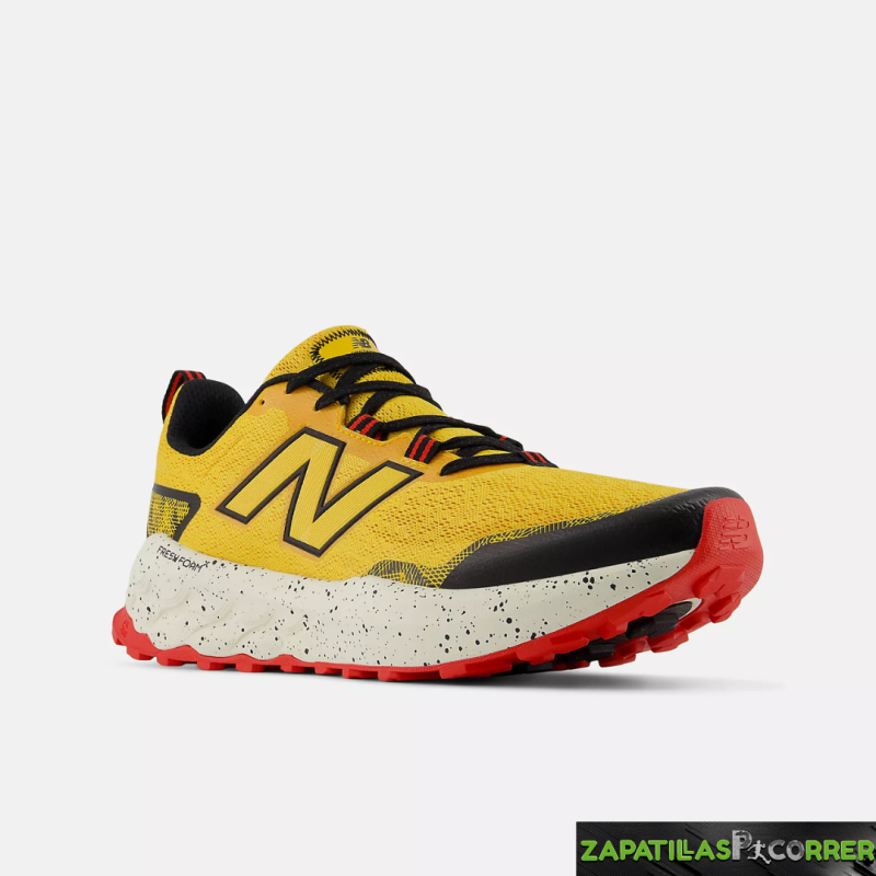 Zapatillas New Balance Fresh Foam Garoé V2 Naranja  Negro